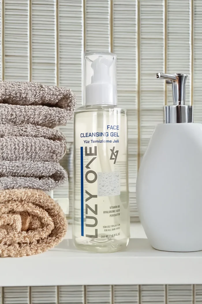 YÜZ3 LUZY ONE Yüz Temizleme Jeli – Derinlemesine Temizlik ve Nemlendirici Bakım 200 ml - Görsel 3